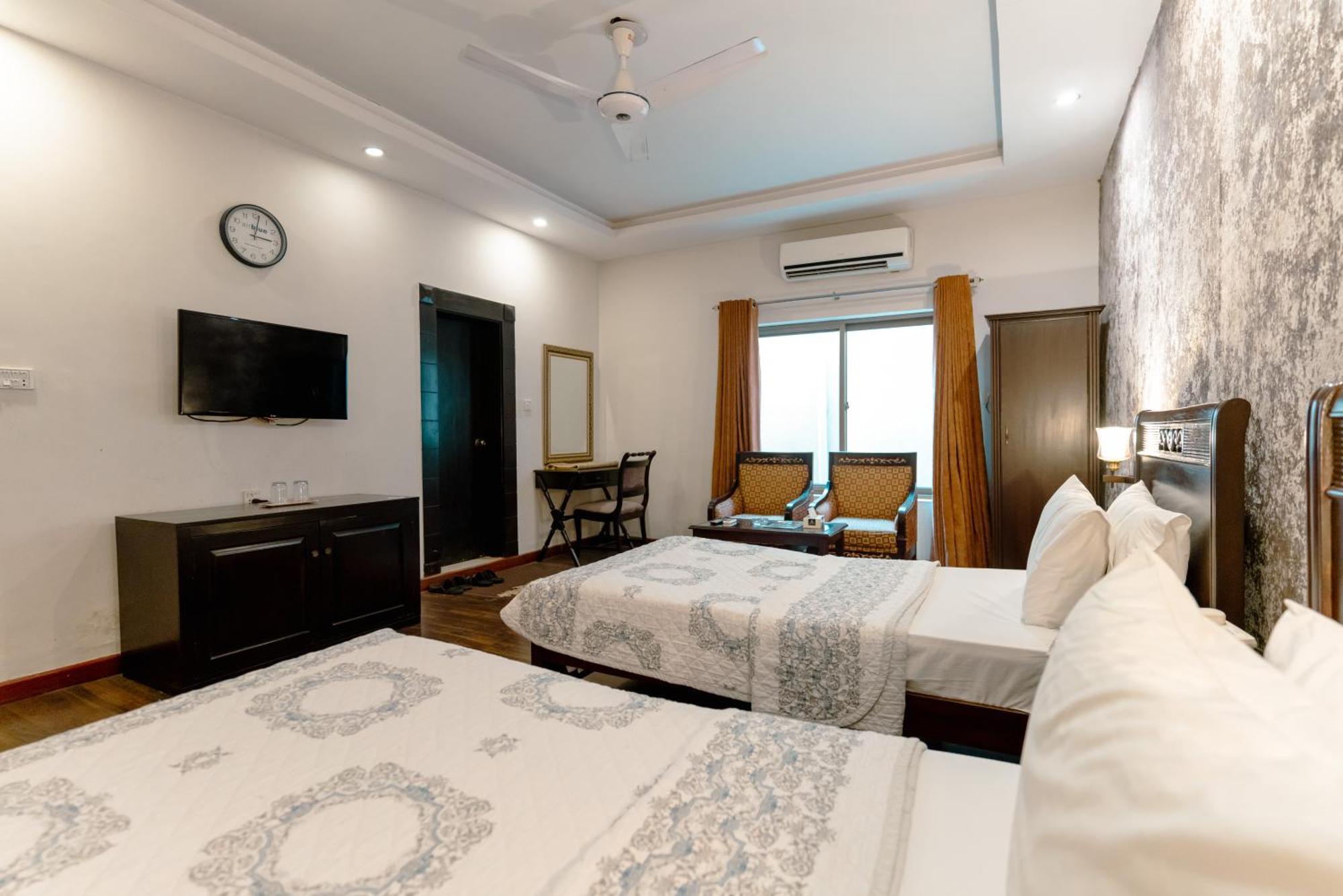 Vip House Peshawar Hotel Eksteriør billede