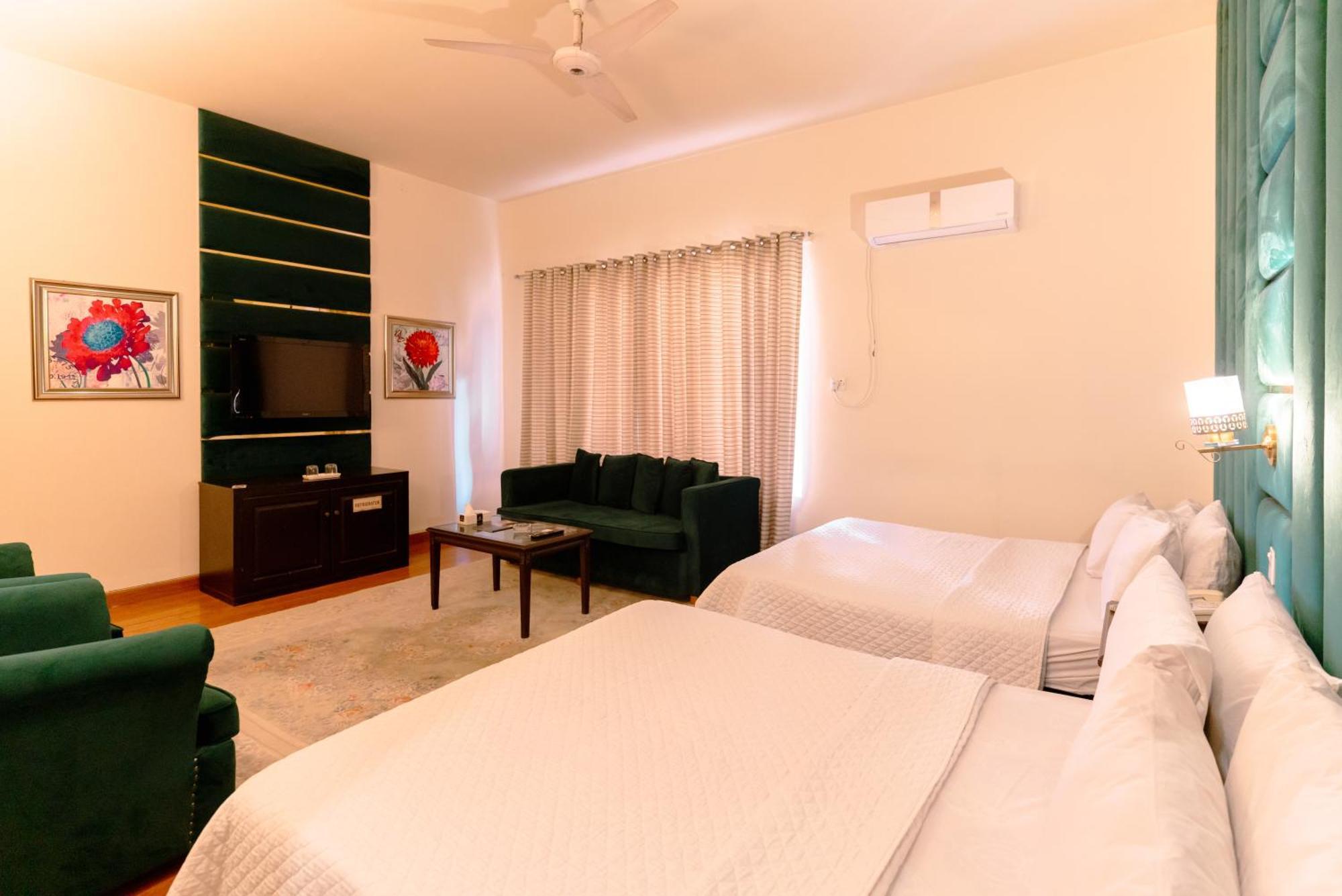 Vip House Peshawar Hotel Eksteriør billede
