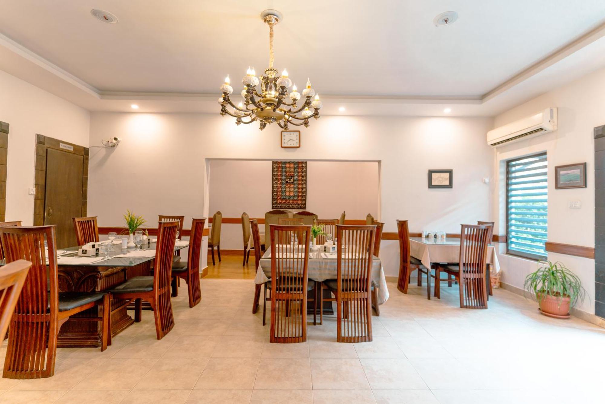 Vip House Peshawar Hotel Eksteriør billede